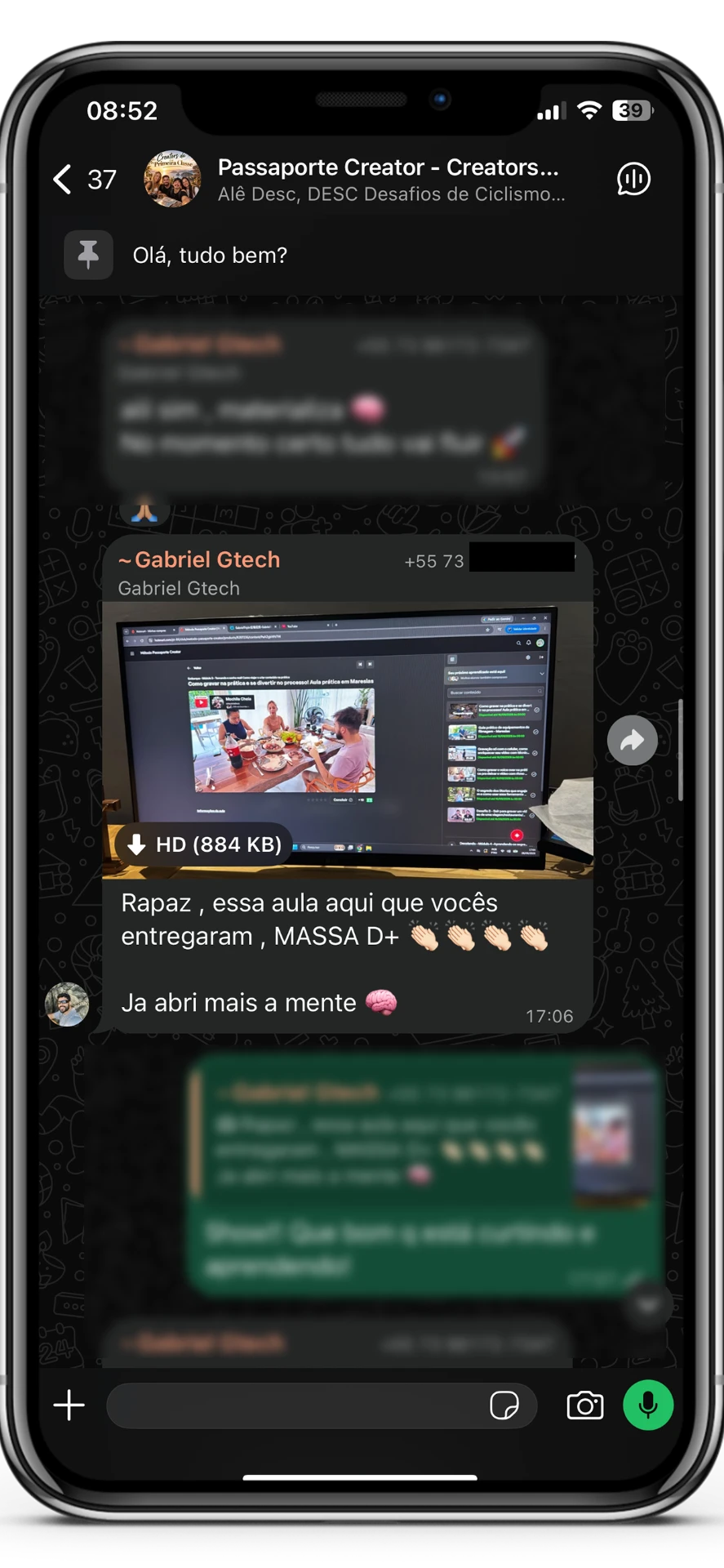 Depoimento de aluna se apresentando no grupo do WhatsApp