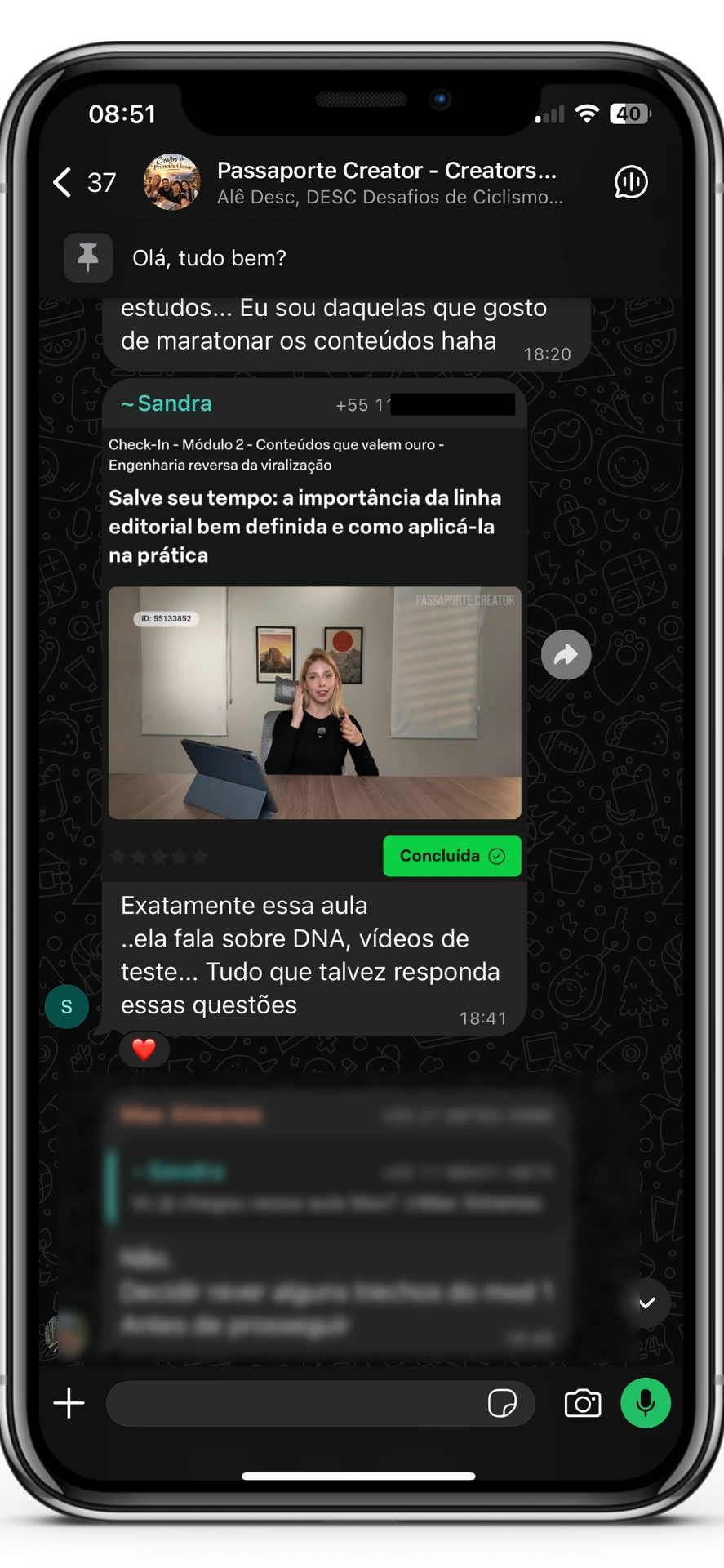 Aluna compartilhando a conclusão de um módulo do curso